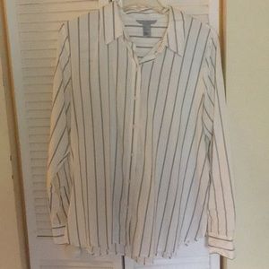 Cute button down H&M top.